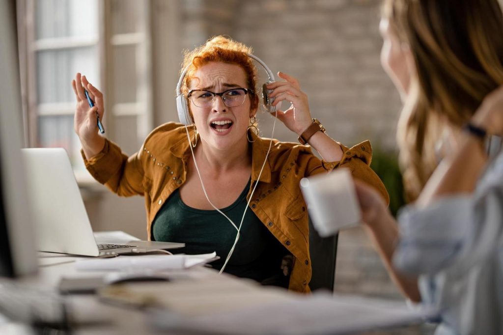Cuidado de la audición en ambientes laborales