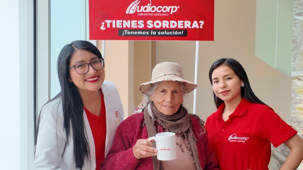 Campaña de Audiología en Huancayo para adultos mayores